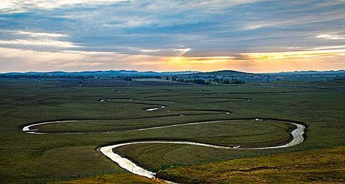 腾讯自研大逃杀游戏《无限法则》将于12月1日停运